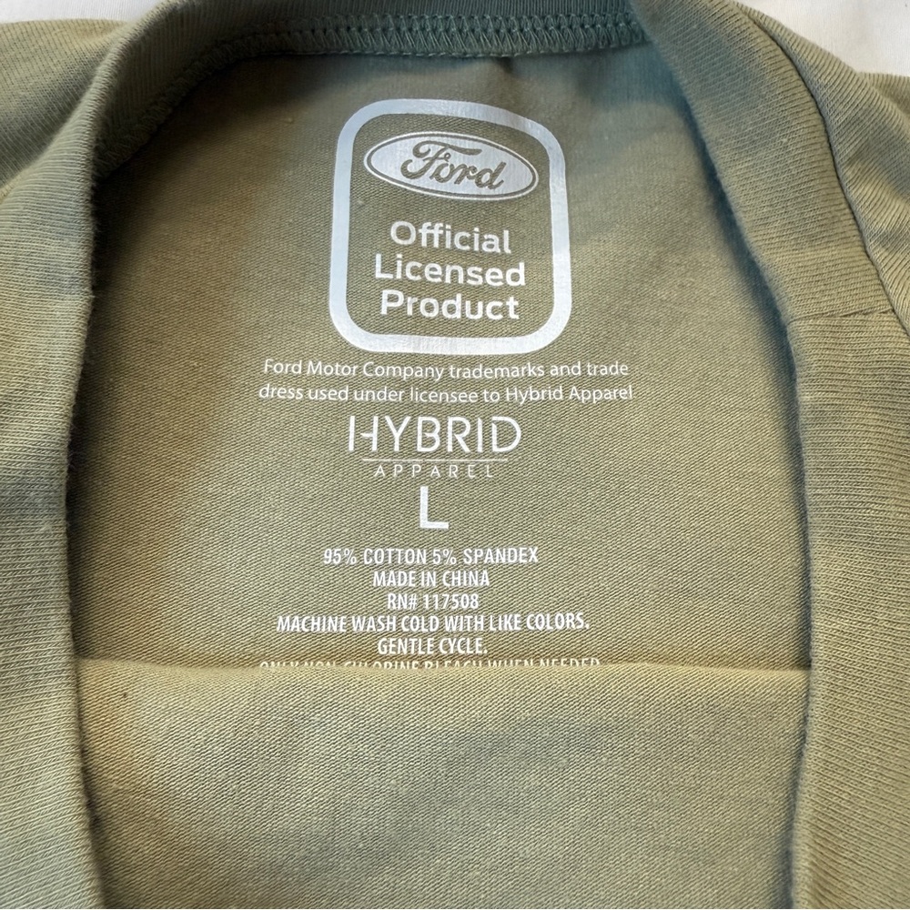 Hybrid Apparel Ford Bronco Graphic Tee Women’s Large Olive Green Cropped Retro - Picture 2 of 4